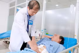 Thủng dạ dày do... hóc xương cá