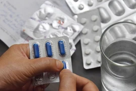 Biến chứng nặng vì tự mua thuốc điều trị cúm, bác sĩ cảnh báo