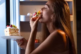 Thói quen buổi tối "âm thầm" phá hủy sức khỏe thận