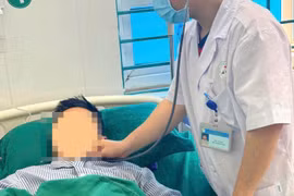 Bị culi cắn, người đàn ông sốc phản vệ độ IV