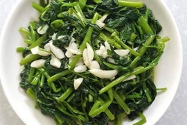 Bí quyết làm món rau muốn xào tỏi giòn ngon, xanh mướt hấp dẫn