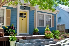 Cửa nhà mở 2 hướng: Gia chủ lục đục, đau ốm lại suy vong