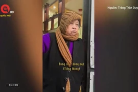 Trên mạng có gì: Bà nội “đáng yêu” mê bỏng ngô