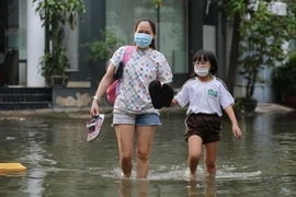 Nhiều khu dân cư ở TPHCM trở thành "ốc đảo" vì triều cường 