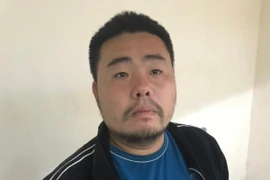 Liên tiếp tỏ tình thất bại, gã trai đi làm điều xằng bậy với nhiều cô gái