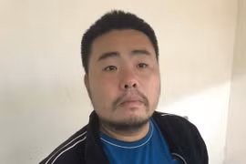 Liên tiếp tỏ tình thất bại, gã trai đi làm điều xằng bậy với nhiều cô gái