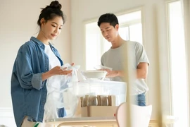 Làm vỡ chiếc vòng tay kỷ vật, chồng nói một câu nhớ mãi