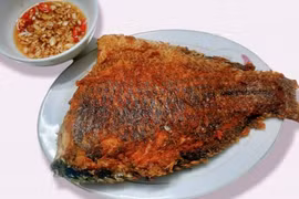 Tuyệt chiêu rán cá rã đông nguyên con giòn rụm