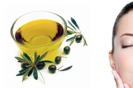 9 lý do phụ nữ nên có một chai dầu ô liu trong nhà
