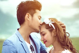 Phụ nữ hiện đại có nên ổn định sự nghiệp rồi mới sinh con?