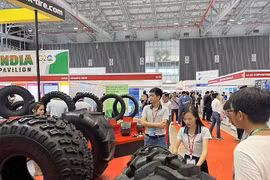 Hơn 350 doanh nghiệp tham gia triển lãm ngành sơn phủ, cao su và nhựa 