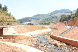 Kon Tum: Ai sẽ thi công cầu qua suối Đăk Ter?