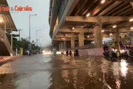 Tuyến đường gần trạm Metro Suối Tiên ngập nặng