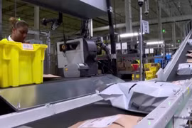 Amazon đối mặt với đình công lớn vào đỉnh điểm mua bán cuối năm