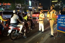 Vi phạm nồng độ cồn, nhiều người “thông chốt” CSGT bất thành 