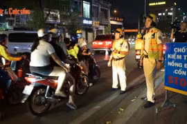 Nhiều người vi phạm nồng độ cồn 'thông chốt' Cảnh sát giao thông bất thành 