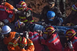 Tìm thấy nạn nhân sống sót trong vụ lở đất ở Trung Quốc