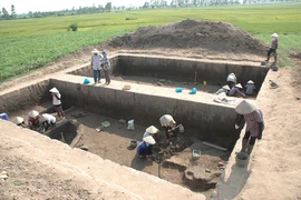 Phát hiện dấu tích người tiền sử bằng cách nào?