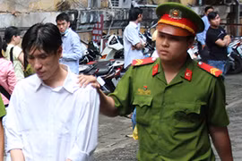 Người chồng tàn độc