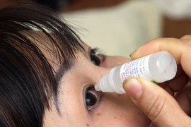 Thời kỳ mãn kinh dễ bị... khô mắt