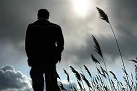 Bất lực nhìn người yêu đâm “bụi rậm“