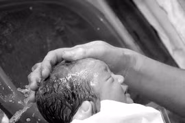 Để lâu, dầu gội đầu của bé dễ nhiễm khuẩn