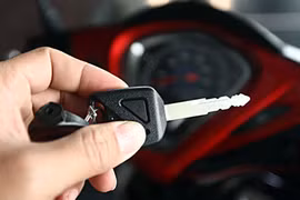 Có nên dùng khóa từ bảo vệ xe máy