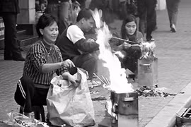 Quá lãng phí trong ngày rằm tháng 7