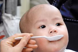 Thời điểm vàng cho bé ăn dặm