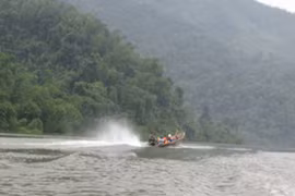 Những “tay đua tử thần” trên dòng sông huyền thoại