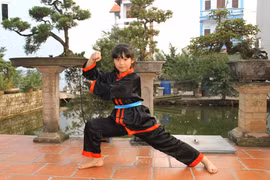 Sửng sốt bé gái 10 tuổi có “thần lực” ở Hà Nội