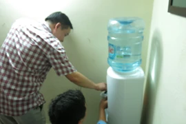 Vụ nước La Vie tanh nồng: sẽ xét nghiệm độc lập