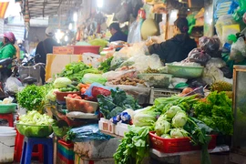 Thị trường sau Tết: Vắng khách, “giá mềm” đến không ngờ