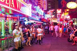 Nạn hút trộm nước ngầm phục vụ mại dâm có thể khiến Bangkok bị nhấn chìm