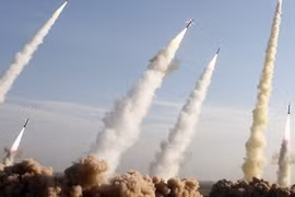 Iran bất ngờ cảnh báo tấn công tên lửa cả Armenia và Azerbaijan