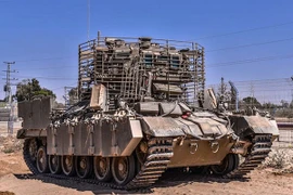 Kinh hãi lô cốt di động, bọc giáp lồng như "chuồng chó" của Israel
