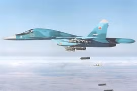 "Thú mỏ vịt" Su-34 Nga tấn công bất ngờ tiêu diệt tàn quân IS 