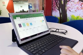 Máy tính bảng Masstel Tab10 Ultra - nhỏ gọn, chạy Android 10