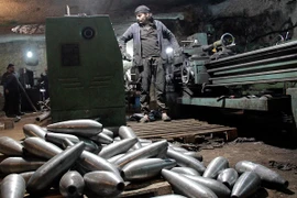 Đột nhập lò vũ khí phiến quân Syria, kinh hoàng những thứ bên trong