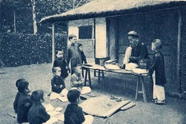 Ảnh đẹp về nghề giáo xưa ở Việt Nam 