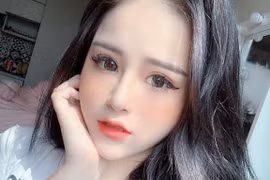 Vóc dáng bốc lửa của hot girl tự nhận là bạn gái Vũ Duy Khánh