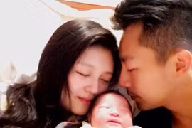 Từ Hy Viên khoe ảnh con gái mới sinh