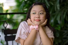 Con gái 9 tuổi của MC Diệp Chi lớn bổng, cao hơn cả mẹ