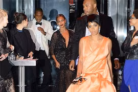 Video chồng Beyonce bị em vợ đánh được bán hơn 5 tỷ