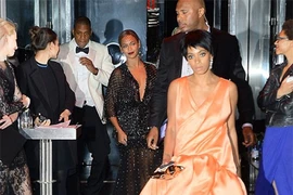 Video chồng Beyonce bị em vợ đánh được bán hơn 5 tỷ