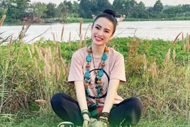 Nhan sắc rực rỡ của mỹ nhân Việt ăn chay trường, chăm lễ chùa