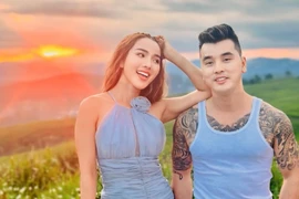 Hôn nhân hạnh phúc của Ưng Hoàng Phúc và vợ siêu mẫu
