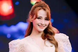 Nhan sắc nữ MC đóng tình cũ Thanh Sơn trong “11 tháng 5 ngày“