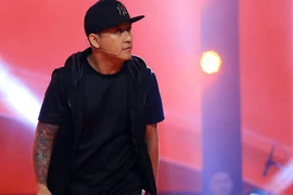 Tuấn Hưng chia tay Facebook vì áp lực sau scandal văng tục