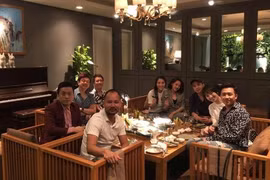 Bảo Anh và Hồ Quang Hiếu ngồi cạnh nhau sau chia tay